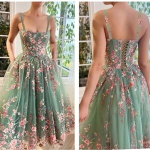 NWT WITNESS OF LOVE 4 green floral A-line whimsical fairy lace back prom dress